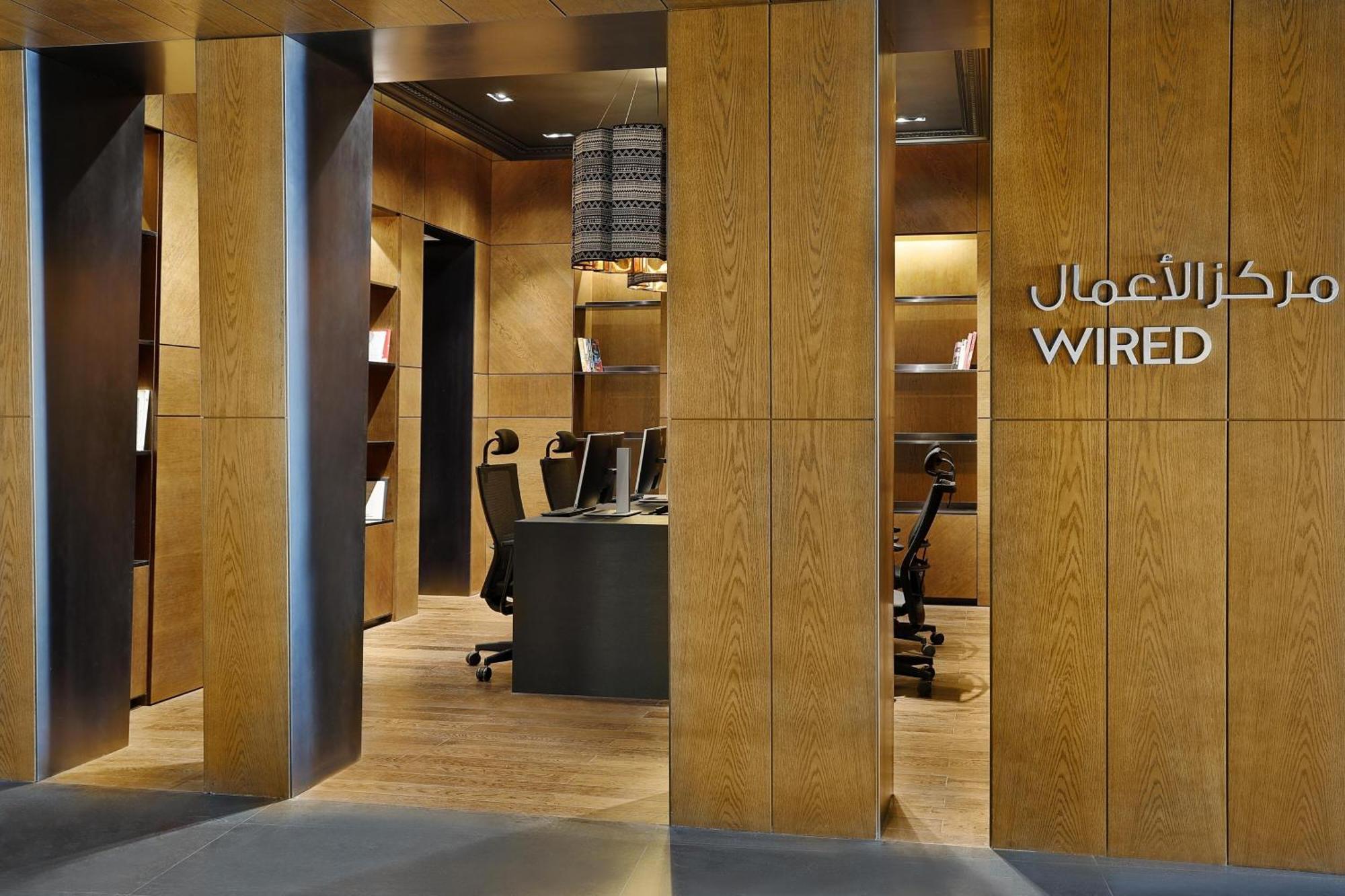 W Muscat Hotel Kültér fotó Wired Business Center