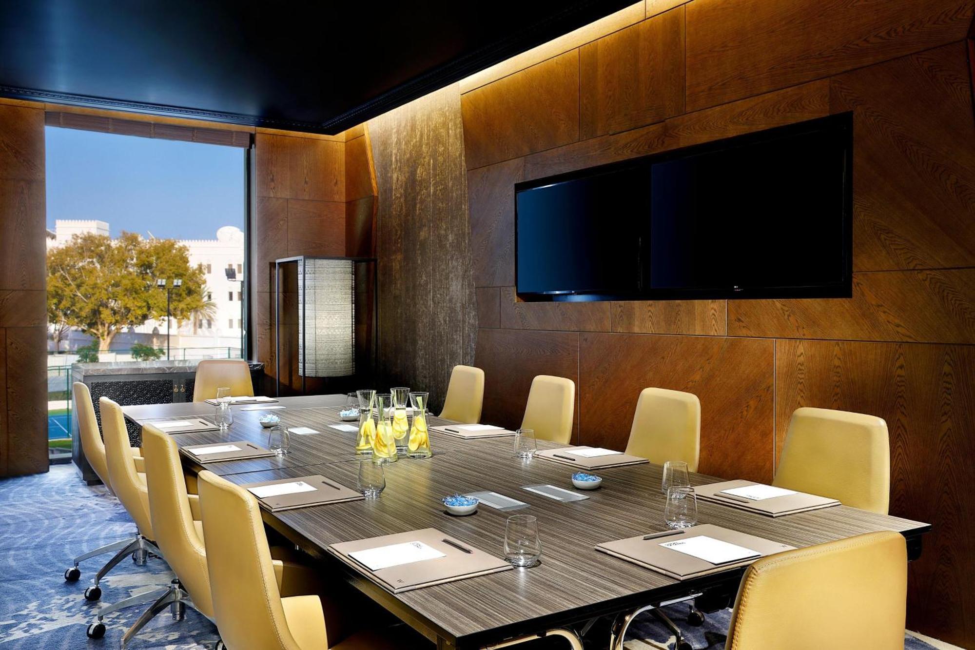 W Muscat Hotel Kültér fotó Boardroom at the Westin