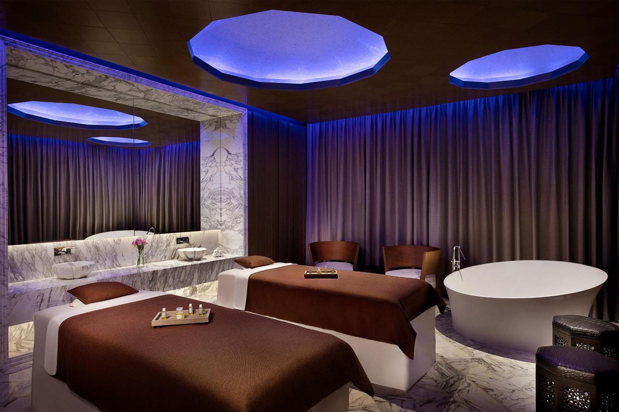 W Muscat Hotel Kültér fotó The Spa at The Westin