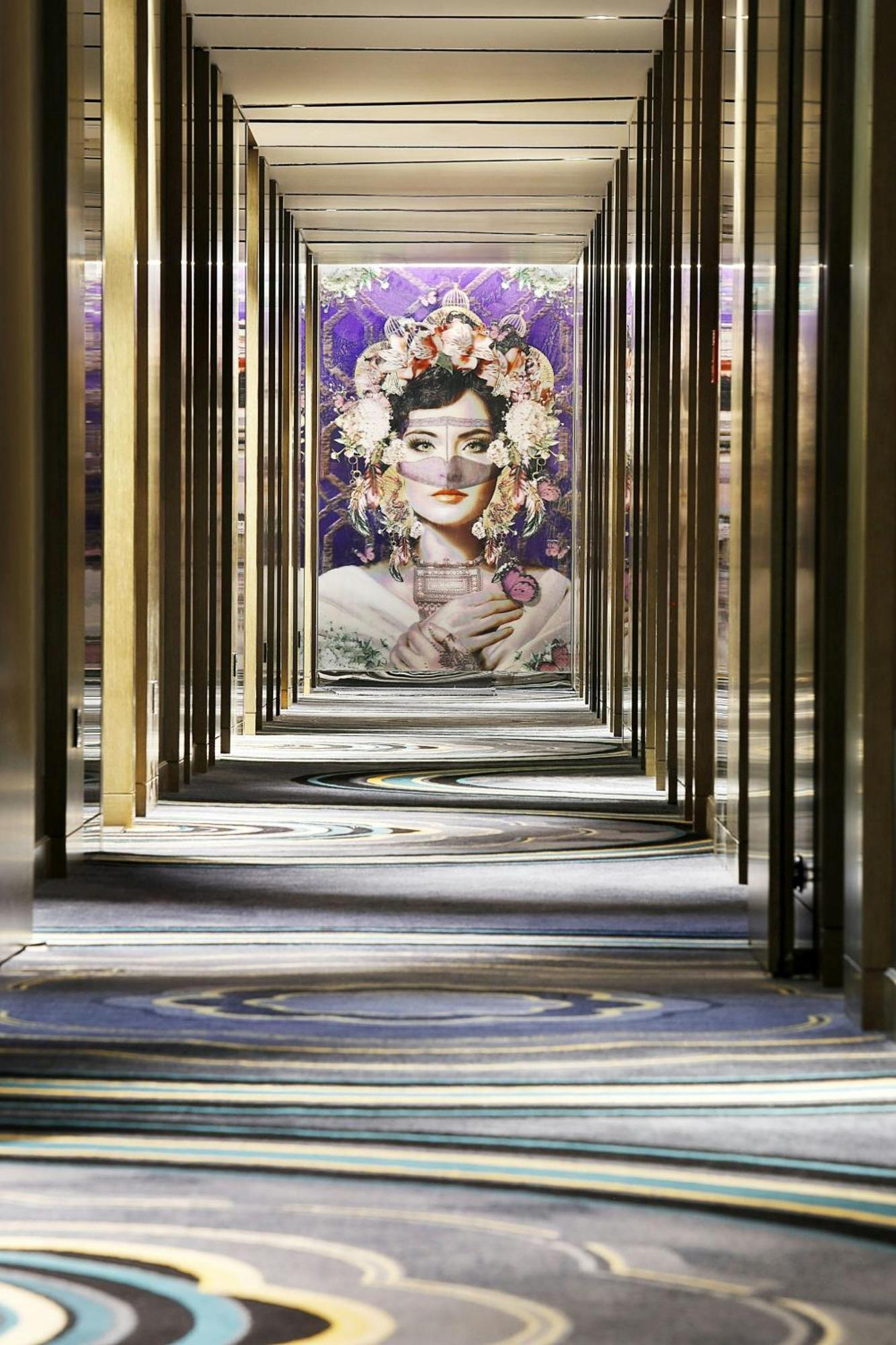 W Muscat Hotel Kültér fotó The elevators